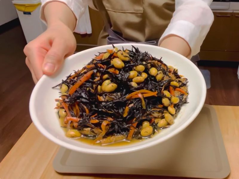 Rong Hijiki xào cà rốt đậu gà