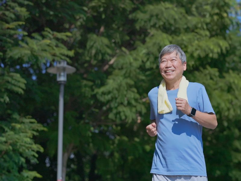 Bài tập thể dục cho người già - Chạy bộ