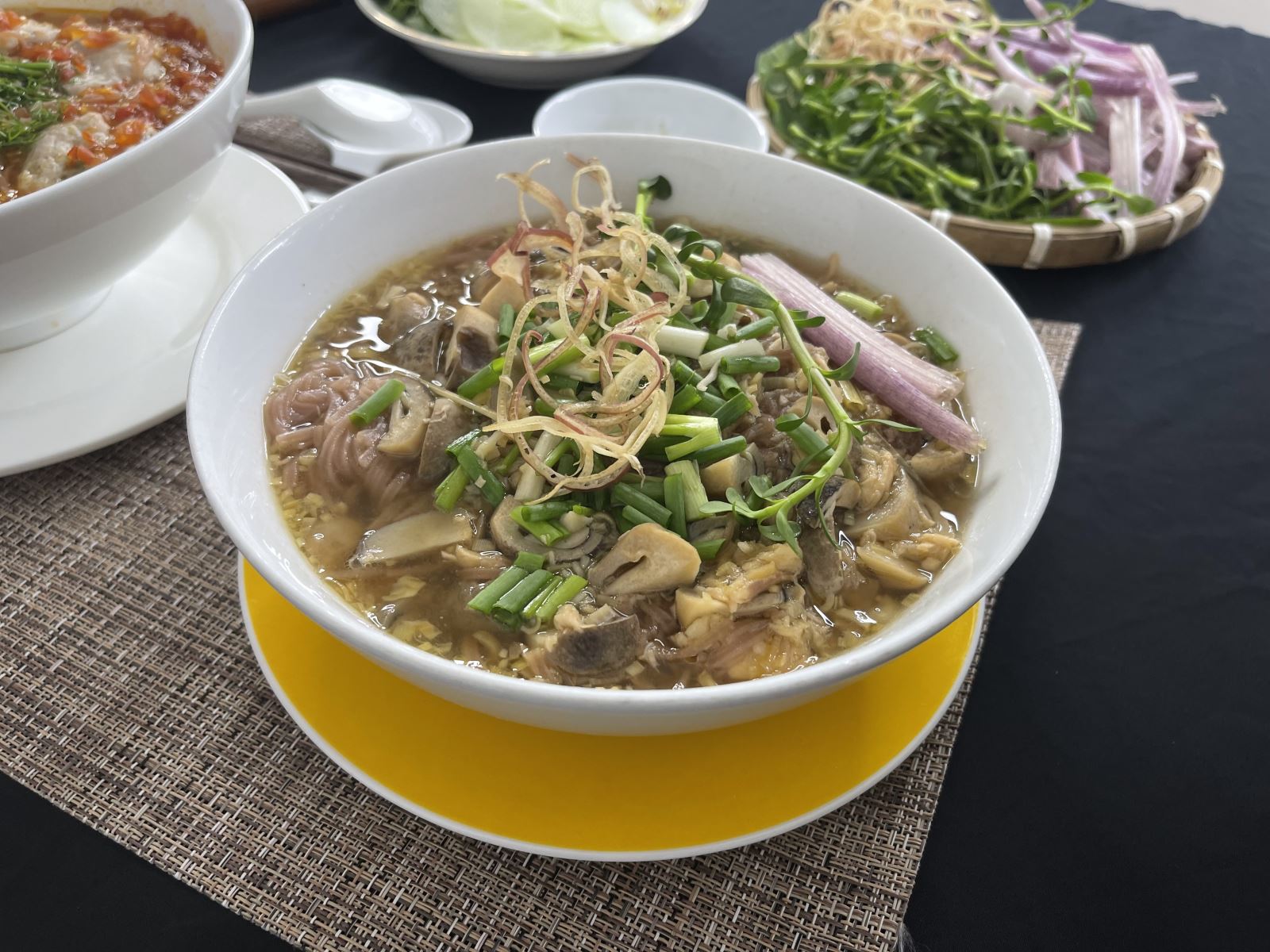 Bún nước lèo thực dưỡng