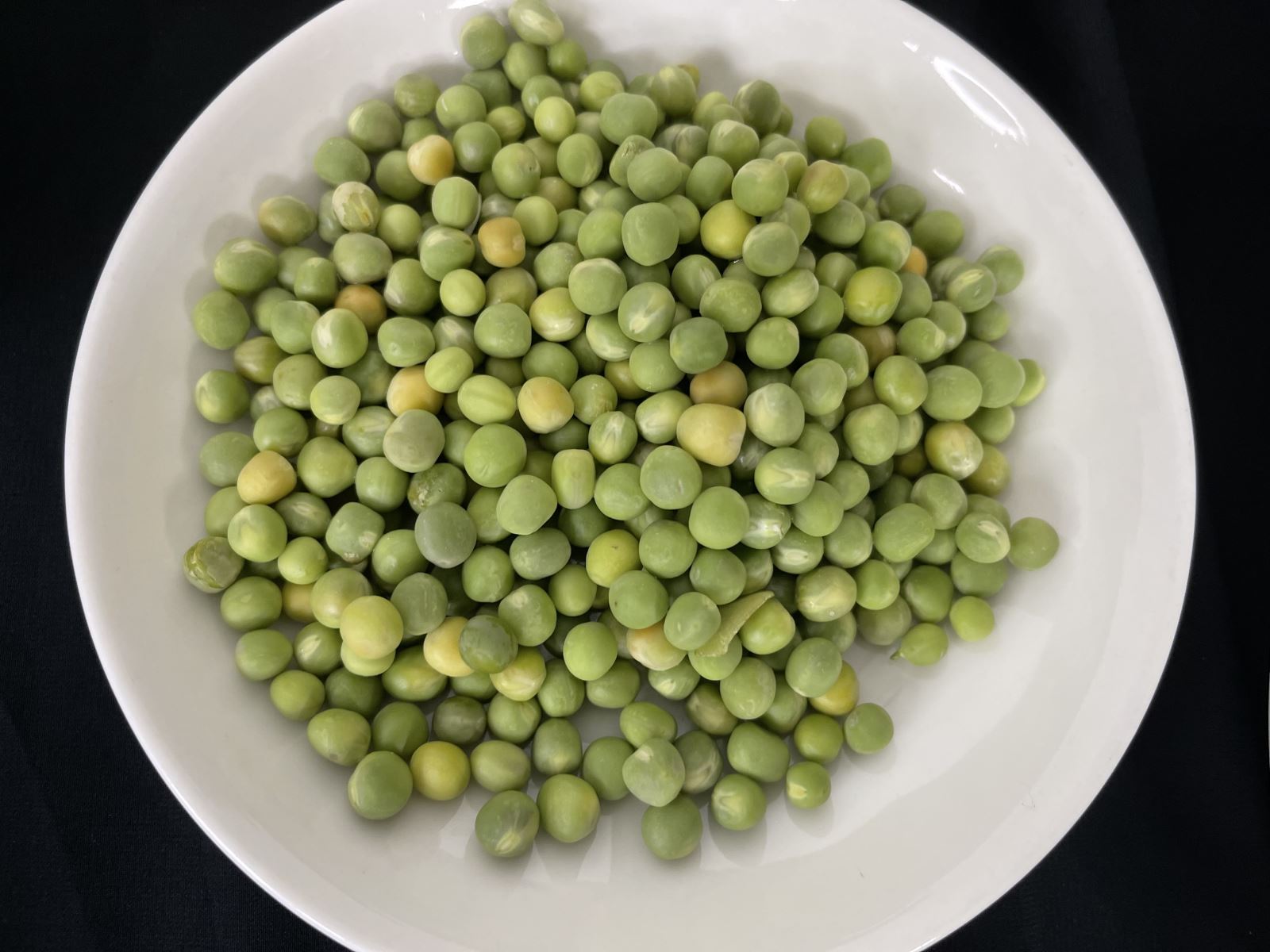 Chuẩn bị 50 gram đậu Hà Lan