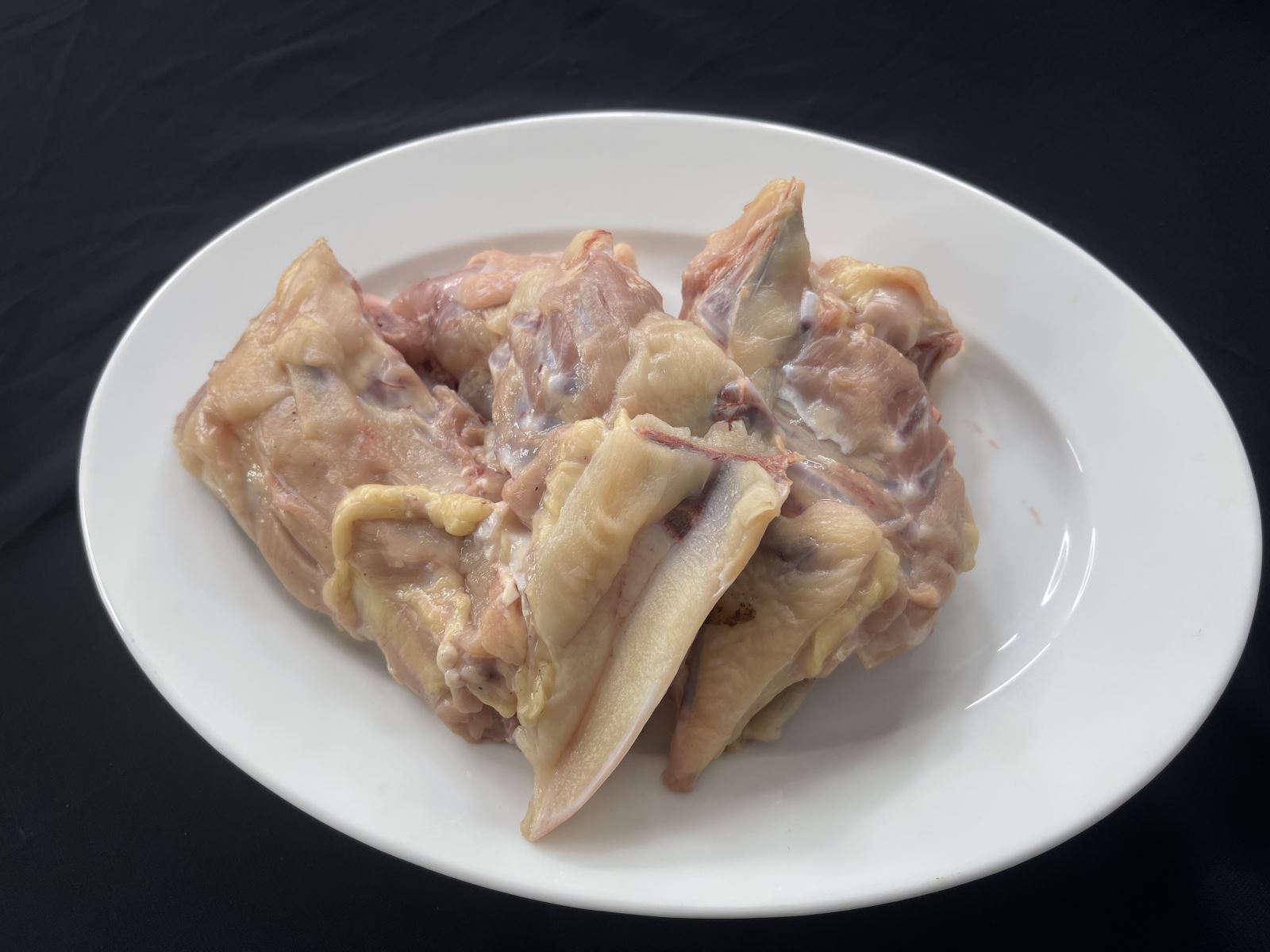 Rửa thật sạch xương gà