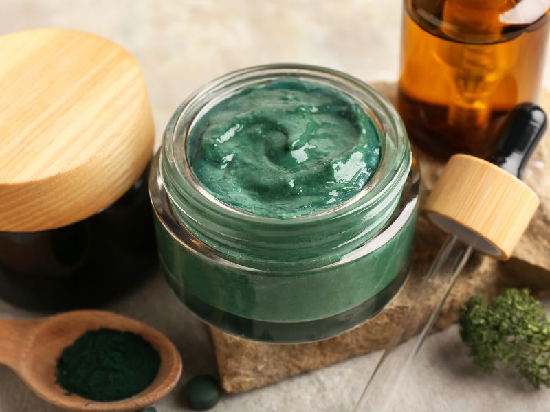 Mặt nạ tảo xoắn spirulina trị mụn