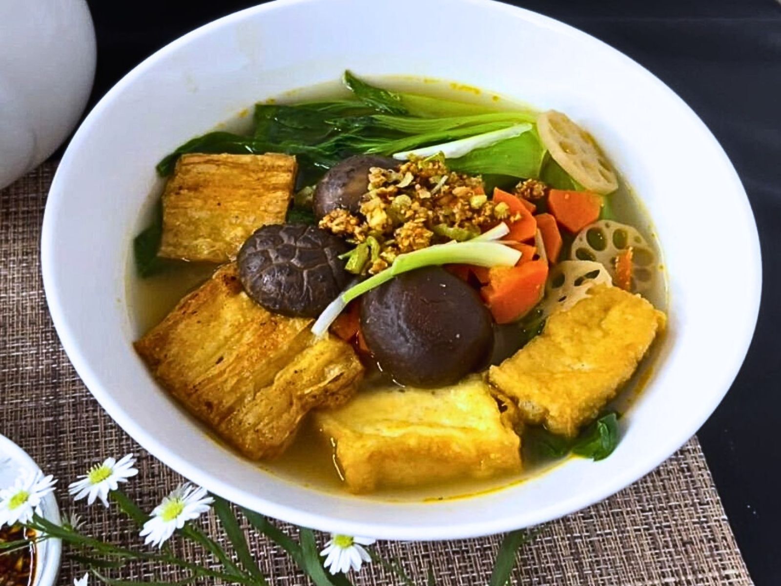 Mì vịt tiềm chay thực dưỡng