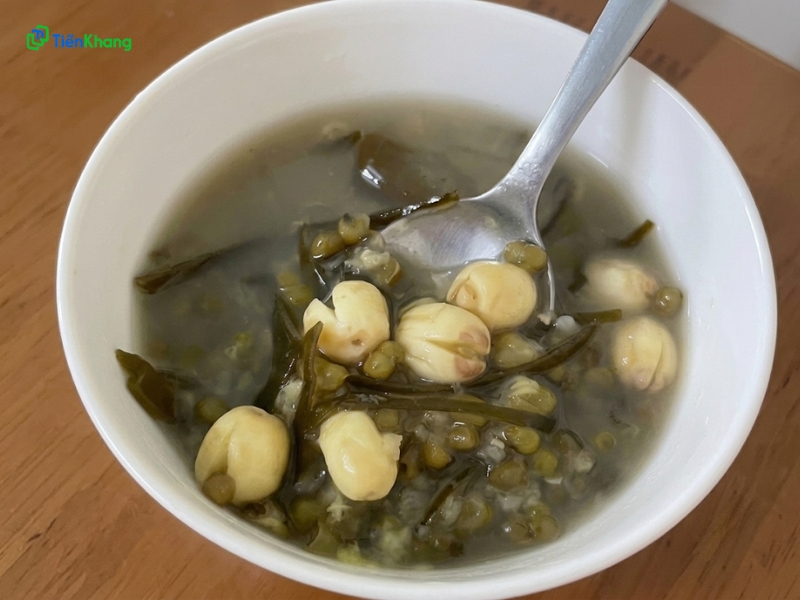 Chè đậu xanh hạt sen