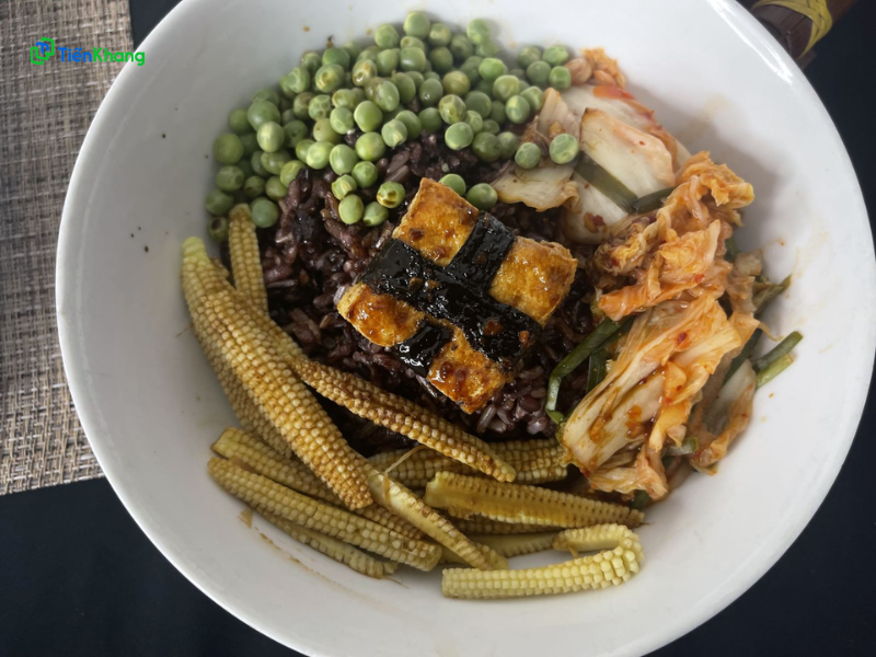 Cơm trộn kim chi đậu Hà Lan