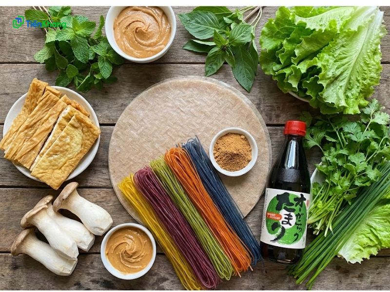 Chuẩn bị nguyên liệu để làm gỏi cuốn chay