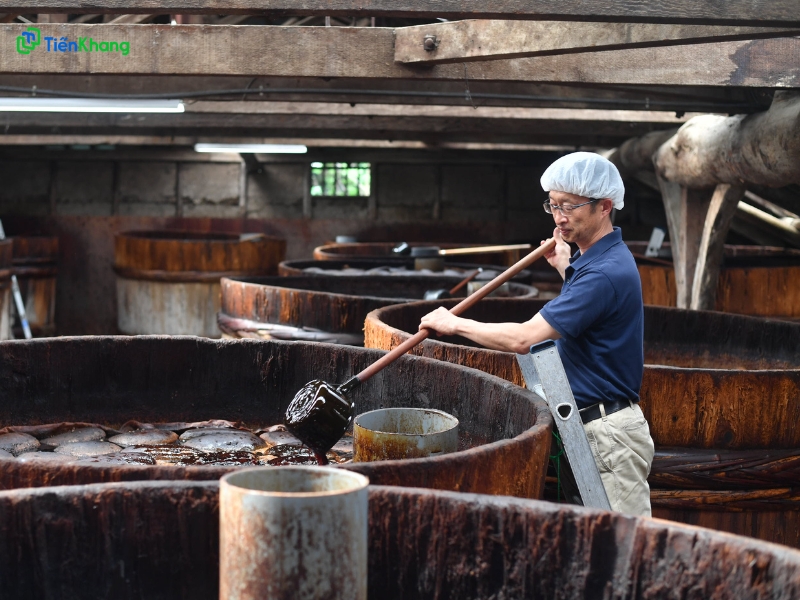 Nước tương Tamari được ủ từ 18 tháng đến 3 năm nên rất bổ dưỡng