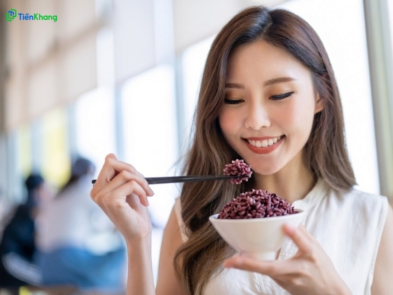 Hình 4: Tập thói quen “nhai kỹ” để được “no lâu” khi ăn cơm lứt