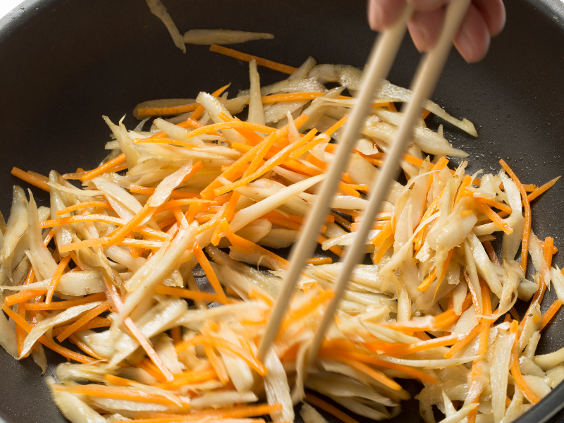 Cà rốt với ngưu báng xào