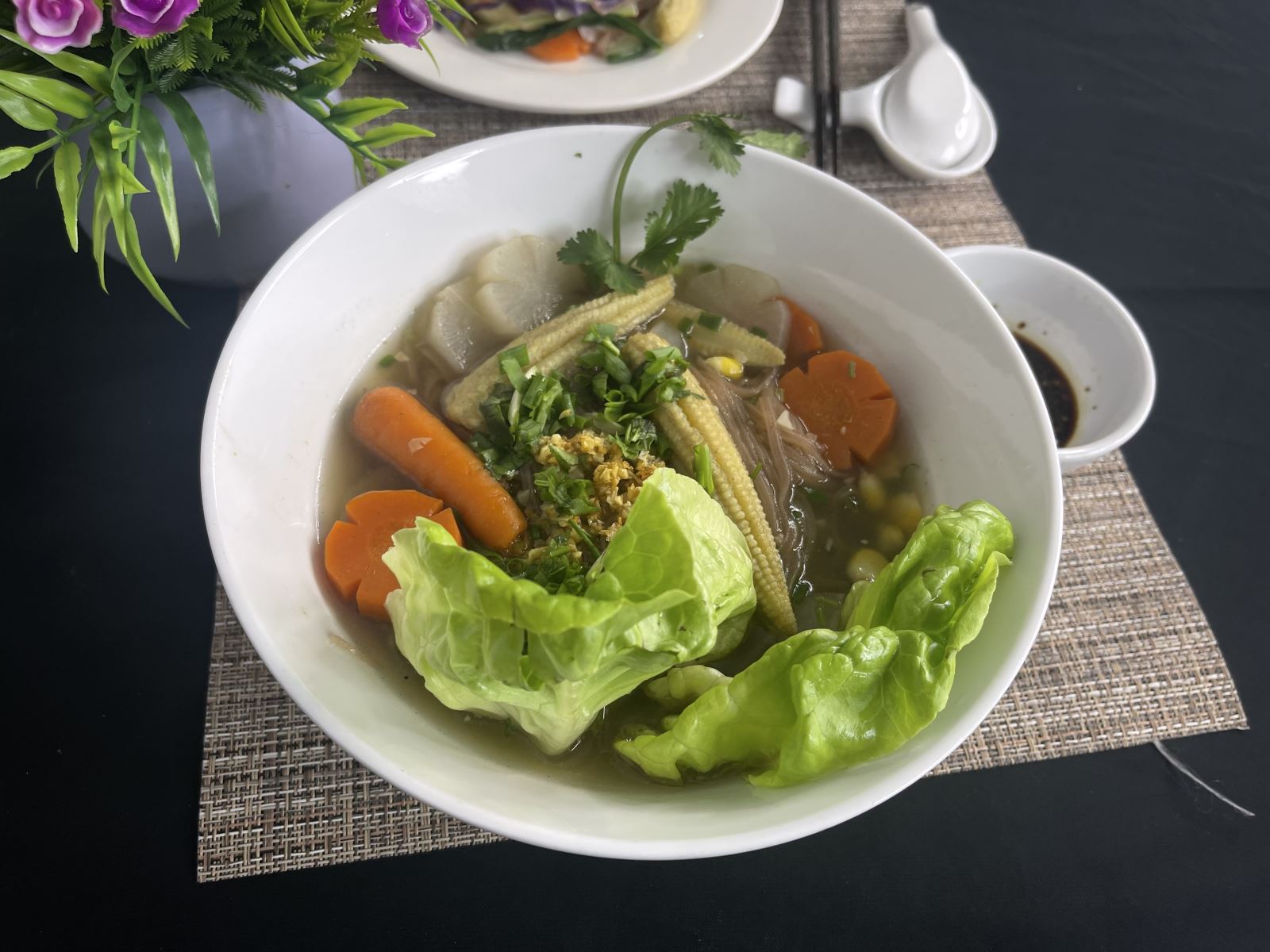 Bánh canh gạo lứt nấu tôm